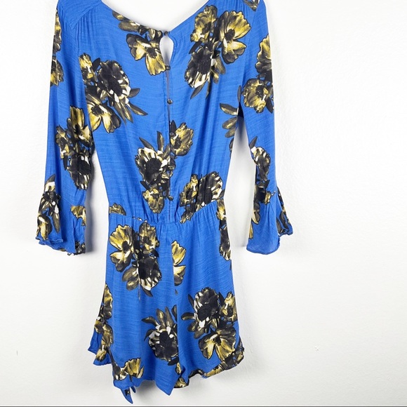 FREE PEOPLE All The Right Ruffles Casual Blue Floral Faux Wrap Romper Small - Picture 2 of 12